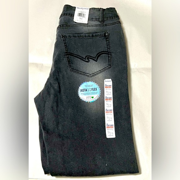 CURVY HIGH RISE WOMENS BLACK DISTRESSED SKINNY JEANS NWT #156 - Picture 6 of 6
